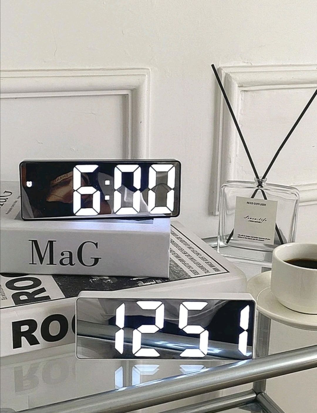 Настолен LED дигитален часовник с термометър и аларма