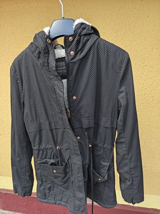 Jacheta dama subtire.