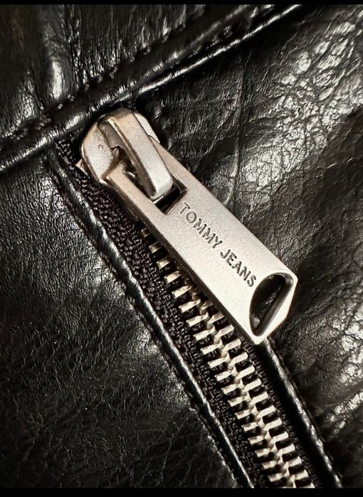 Vând Fusta Tommy hilfiger