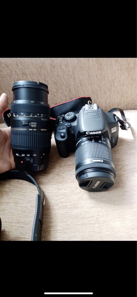 Фотоапарат Canon EOS 700D