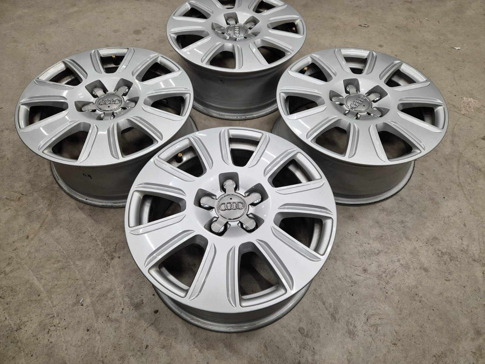 Jante Audi Q3 Q2 A4 A6 R16 originale stare foarte buna