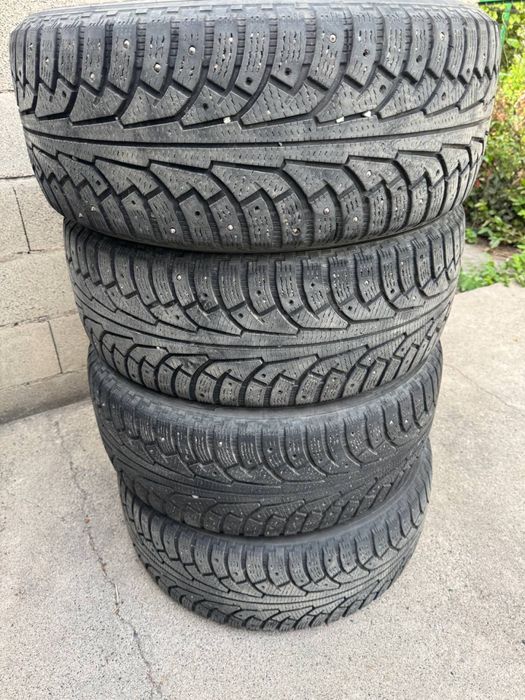 Продам коплект зимней резины Hakkappellitta  R18