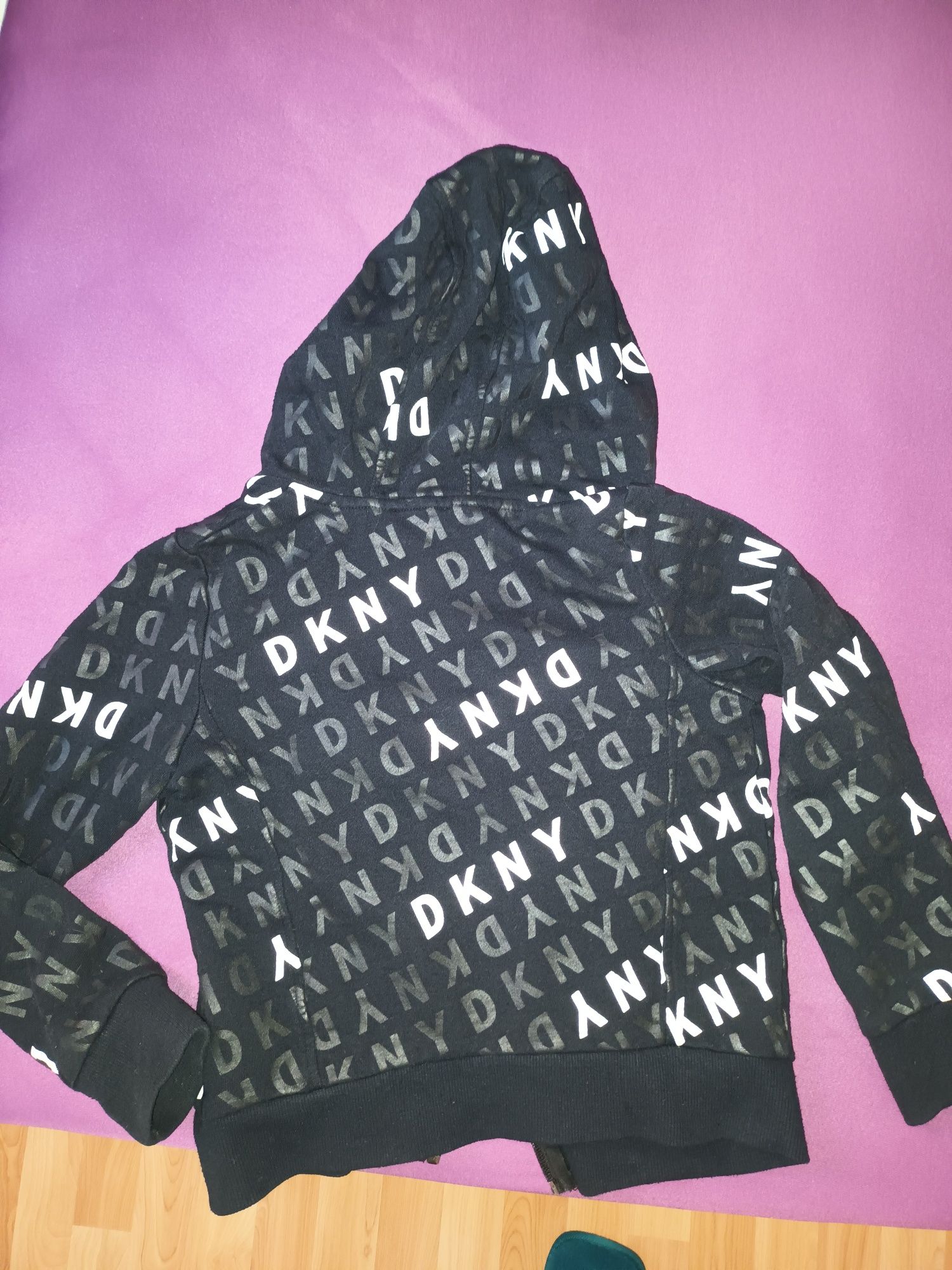 DKNY  уникална детска горна дреха 8-10г