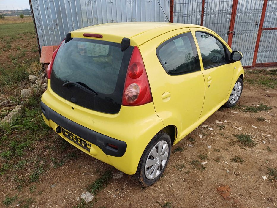 Dezmembrez Peugeot 107  din 2007
