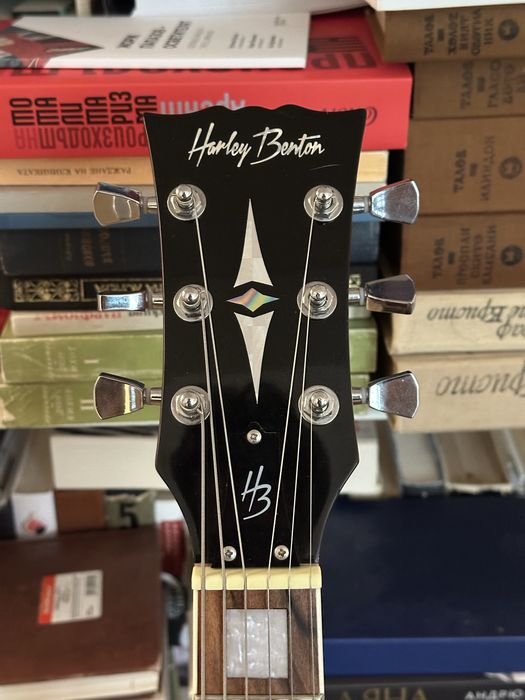 Harley Benton HB-35 plus полу-акустична китара