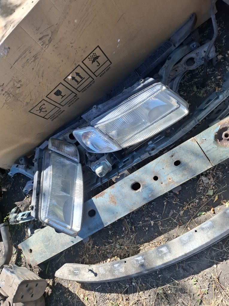 Vand bara fata trgagher radiatoare faruri vw passat b5 an 1997