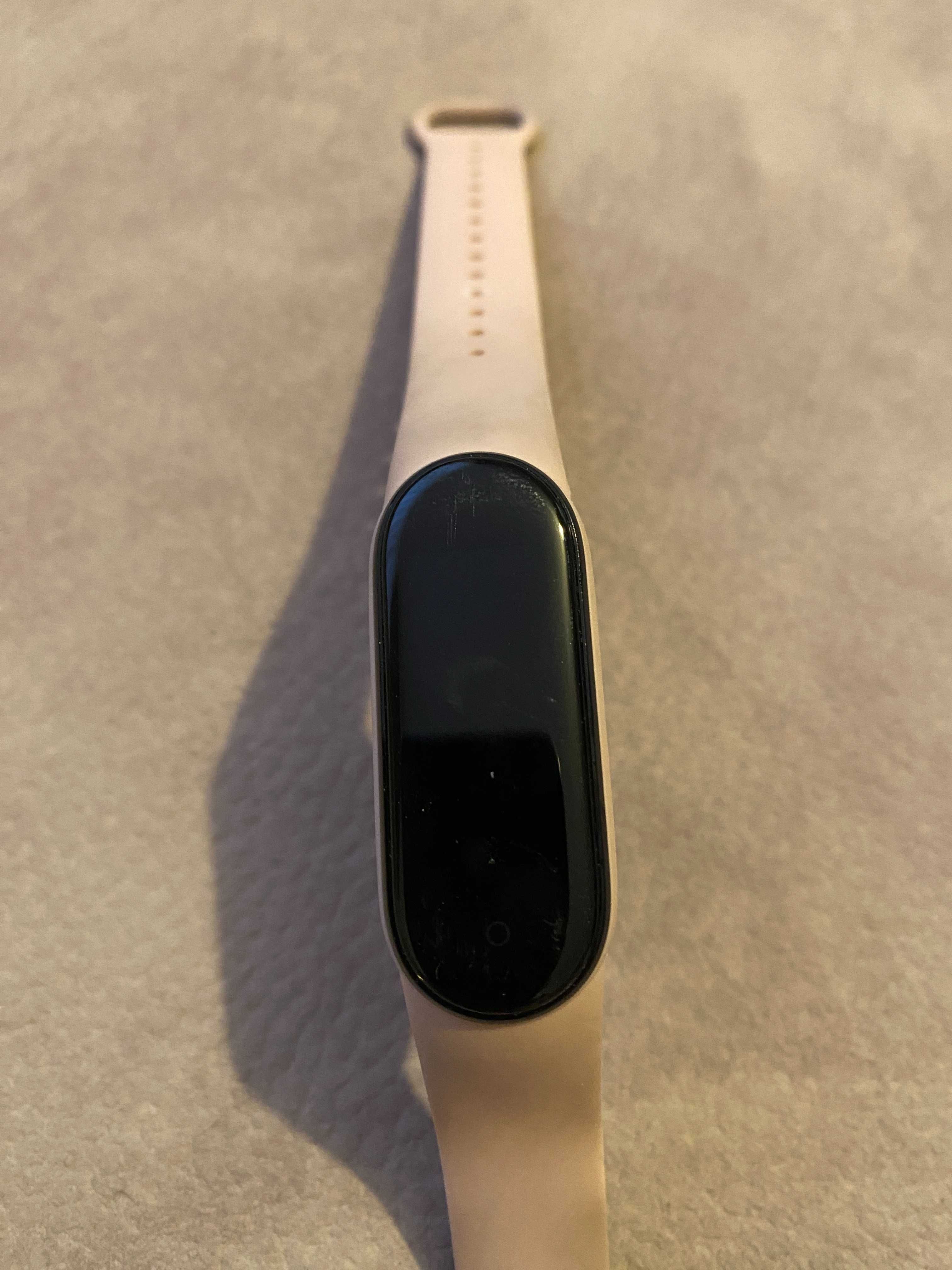 Samsung Galaxy A3  и Xiaomi Mi Smart Band 5