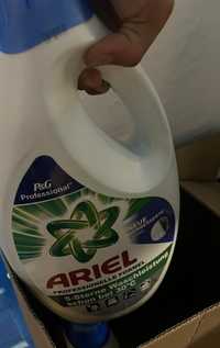 Detergent lichid Ariel 5,6l