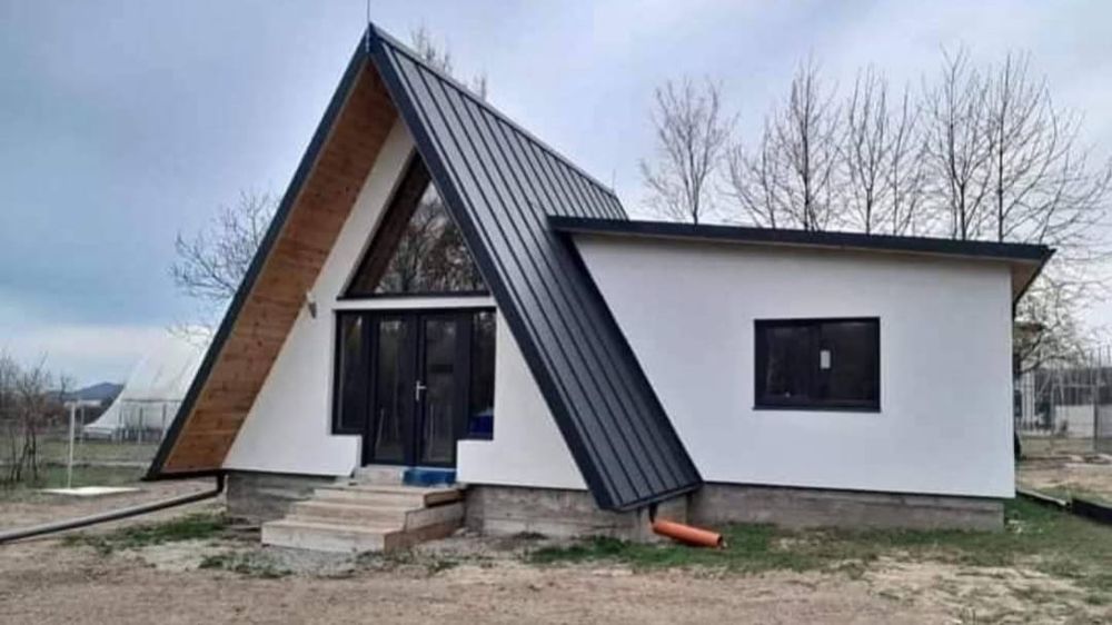 Vindem căsuțe din lemn tip A,