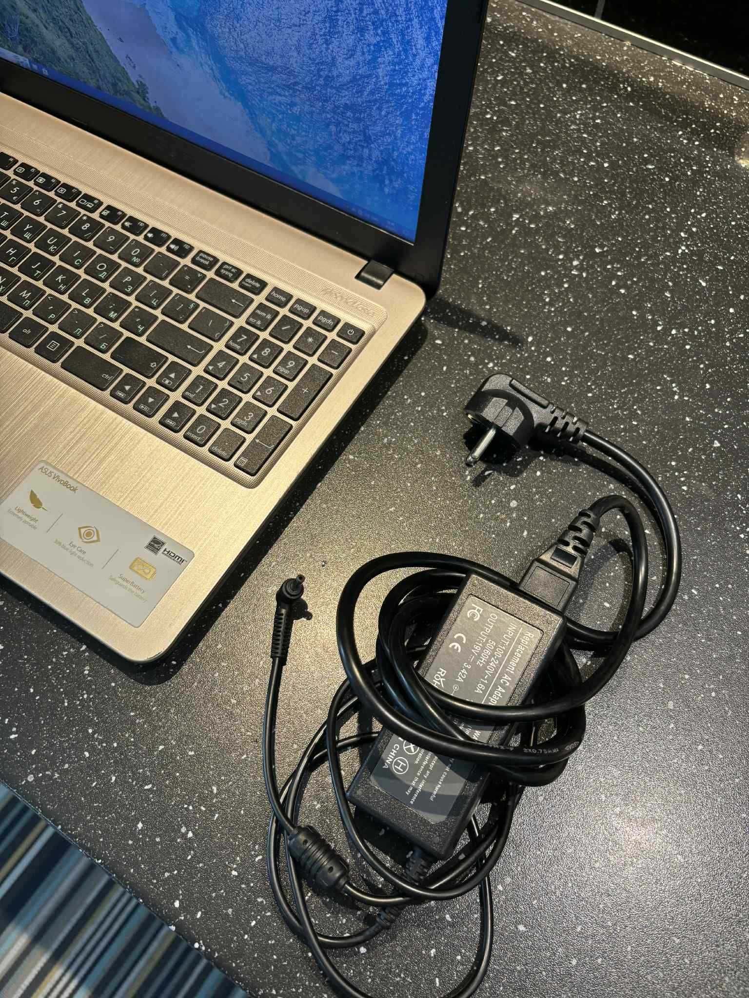 Лаптоп ASUS VivoBook X540U-DM543