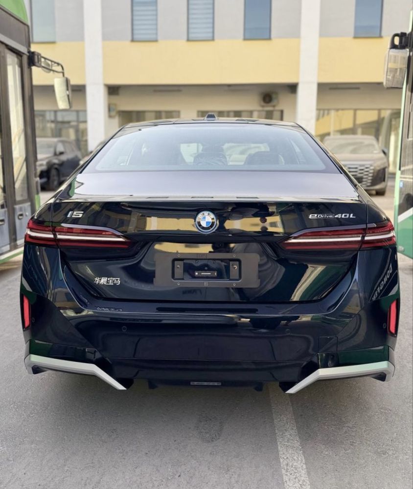 BMW i5 40L 2025 M sport