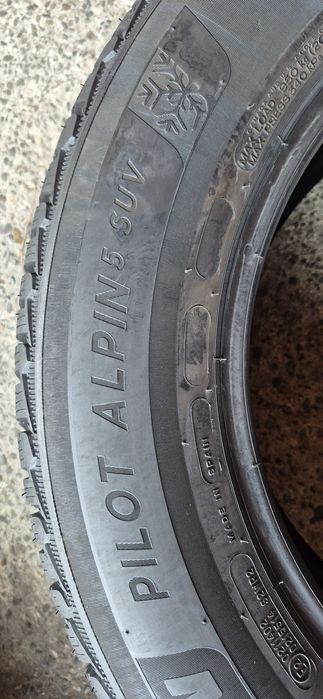 4 anvelope iarna Michelin 235/60/17,dot 2019.Pretul este pe bucata.