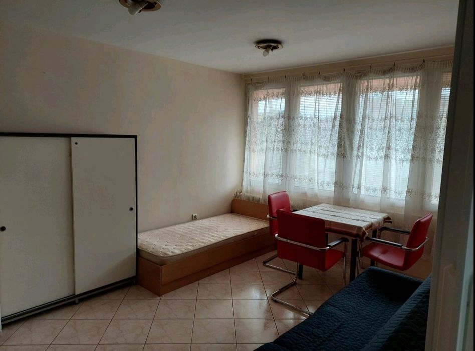 Зона Б-5 двустаен 900лв