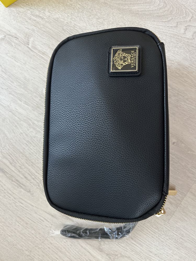 Комплект Versace Yellow diamont-несесер, парфюм, крем за тяло, душ гел
