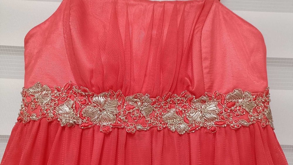 Rochita superba, eleganta, voal in 3 straturi, culoare corai