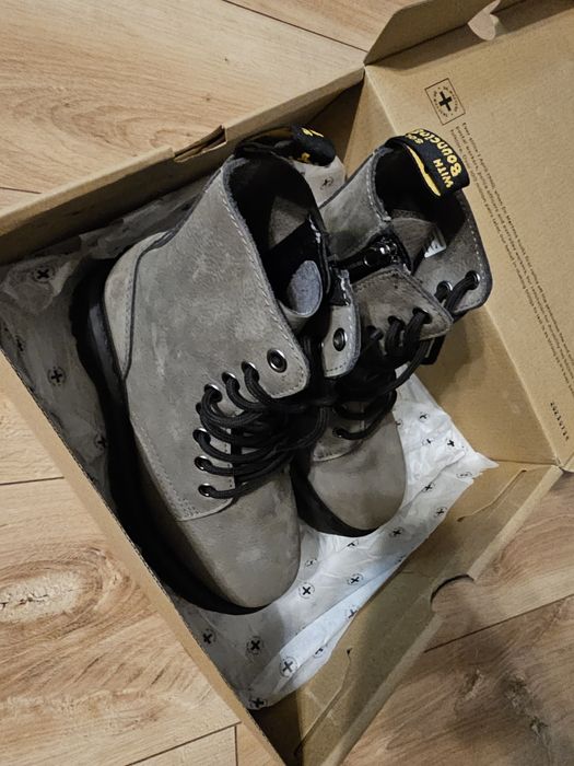 Ghete / bocanci Dr. Martens AirWair din piele