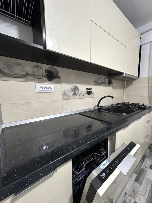 Apartament 3 camere, renovat, mobilat- zona Buium, Scoala 7