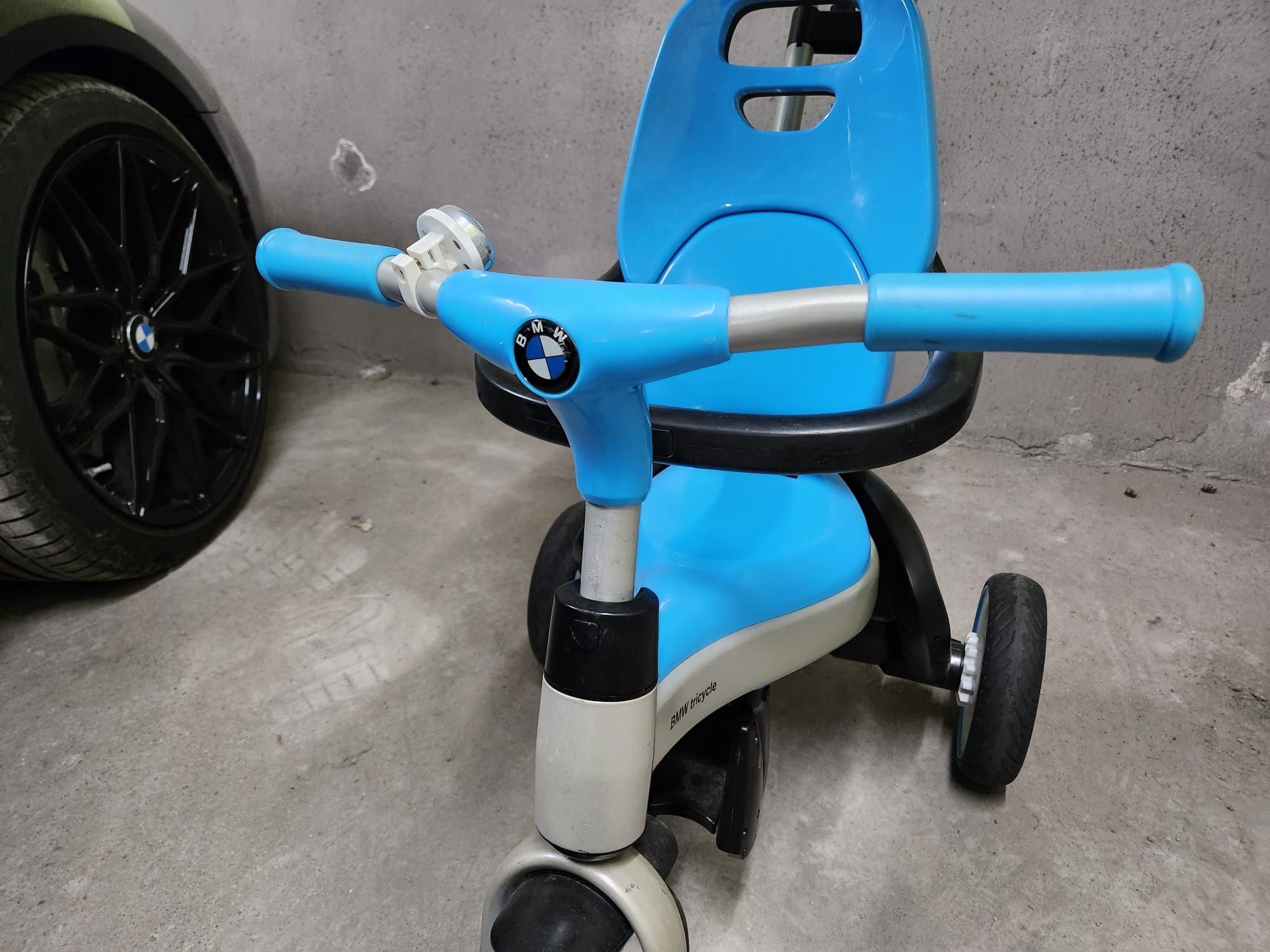 Tricicleta BMW albastra