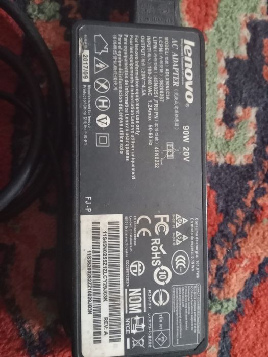 Продам блок питания для ноутбука Lenovo