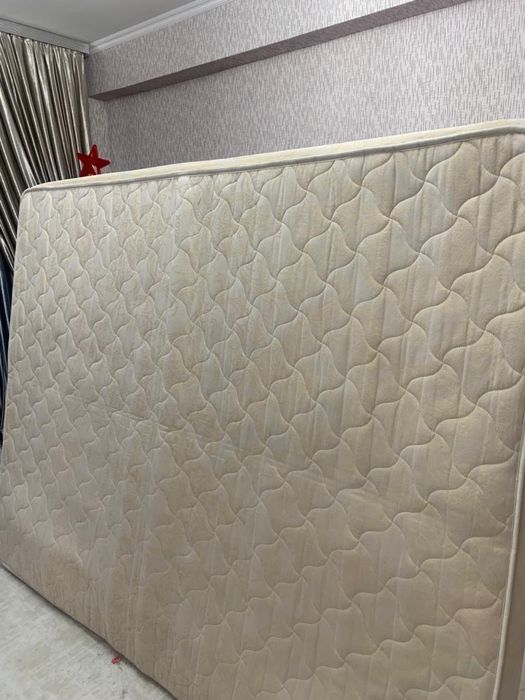 Матрас 160/200 в хорошем состоянии