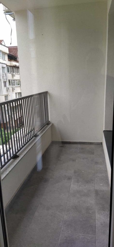Дава се под наем Тристаен апартамент в Варна, Център - 60 кв.м за 612 € - Снимка #9