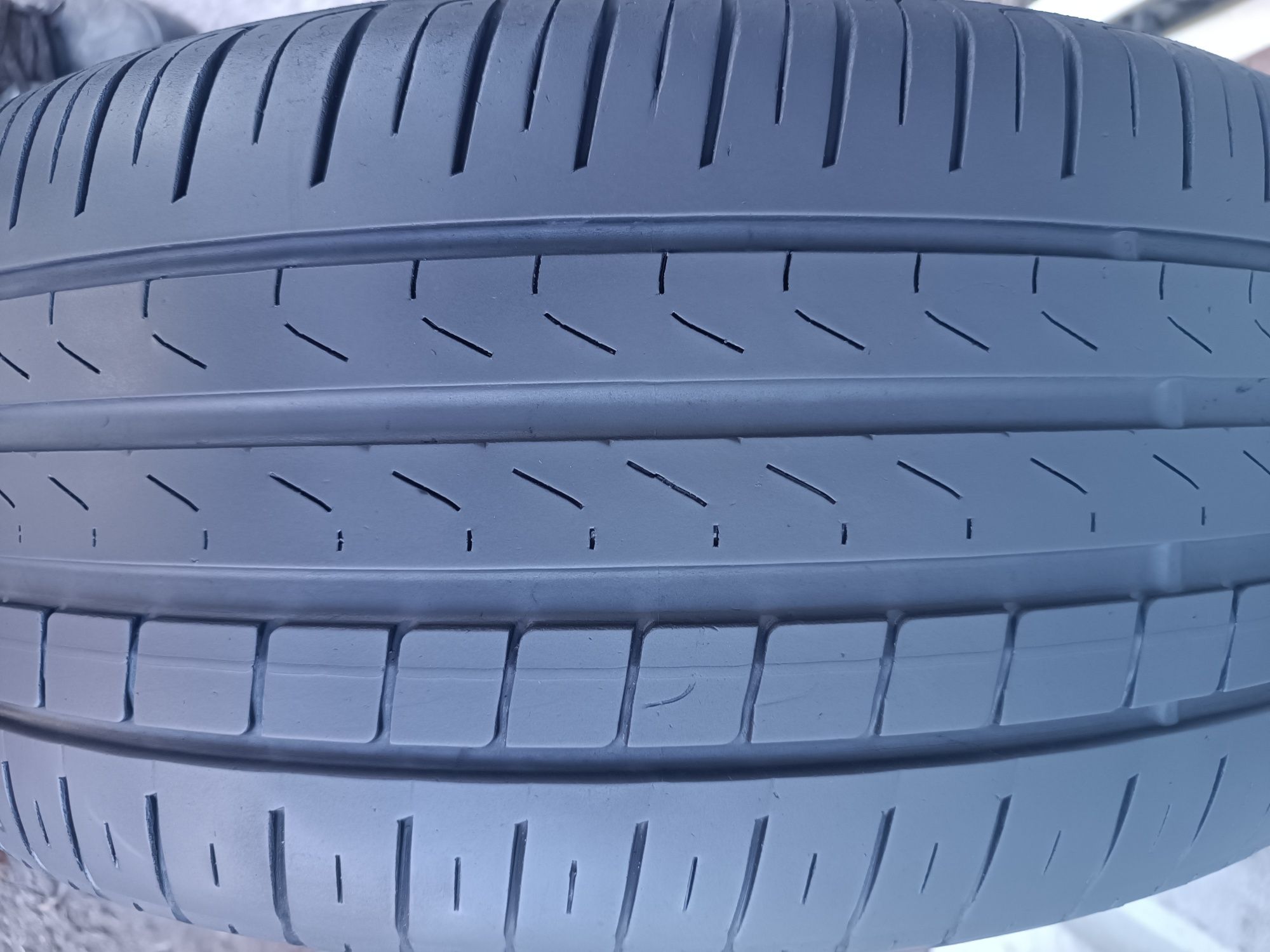 235/40/19 Pirelli Дот 5220