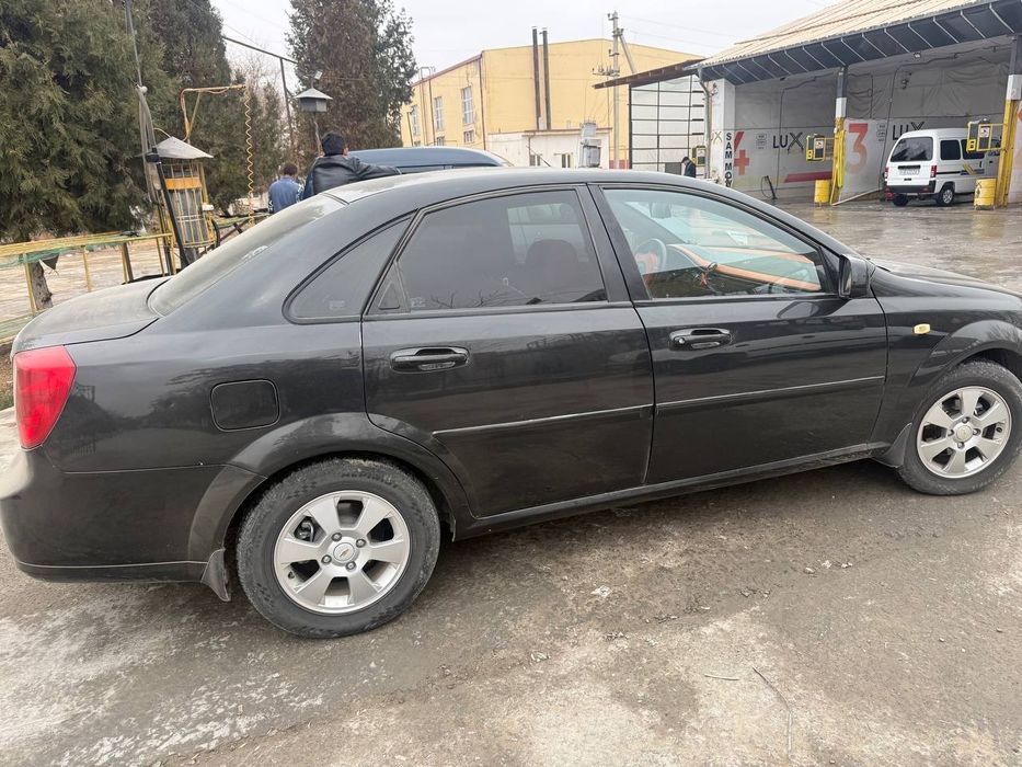 Yaxshi sostayaniyada Lasetti Jentra