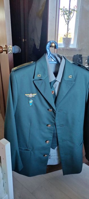 Продам повседневную и парадная форму в комплекте