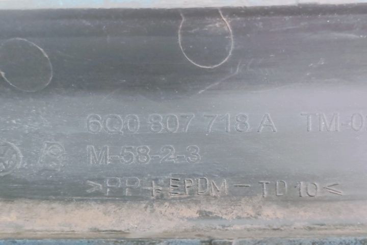 Bandou bara dreapta 6Q0807718A Volkswagen VW Polo a 4-a generatie 9N