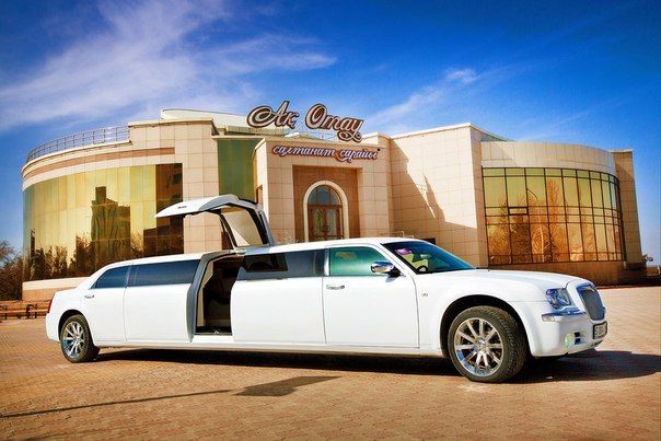 Лимузин Прокат. Аренда. нового лимузина DAIMLER crusler 2018 года