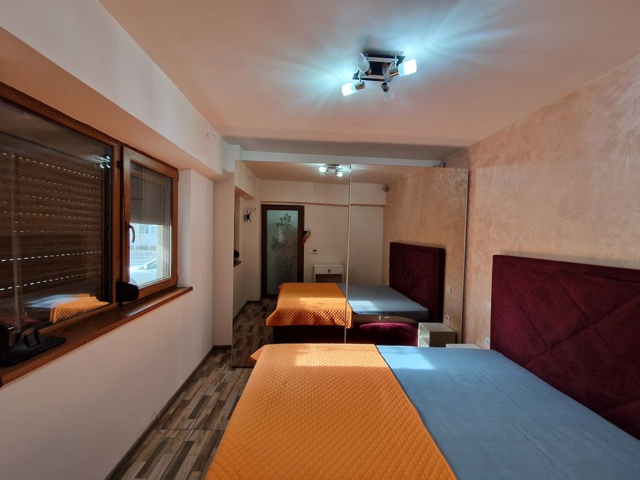 Închiriez apartament