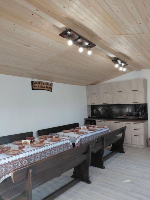 Полилеи от автентични бъчви с ръчно изработени дървени чашки