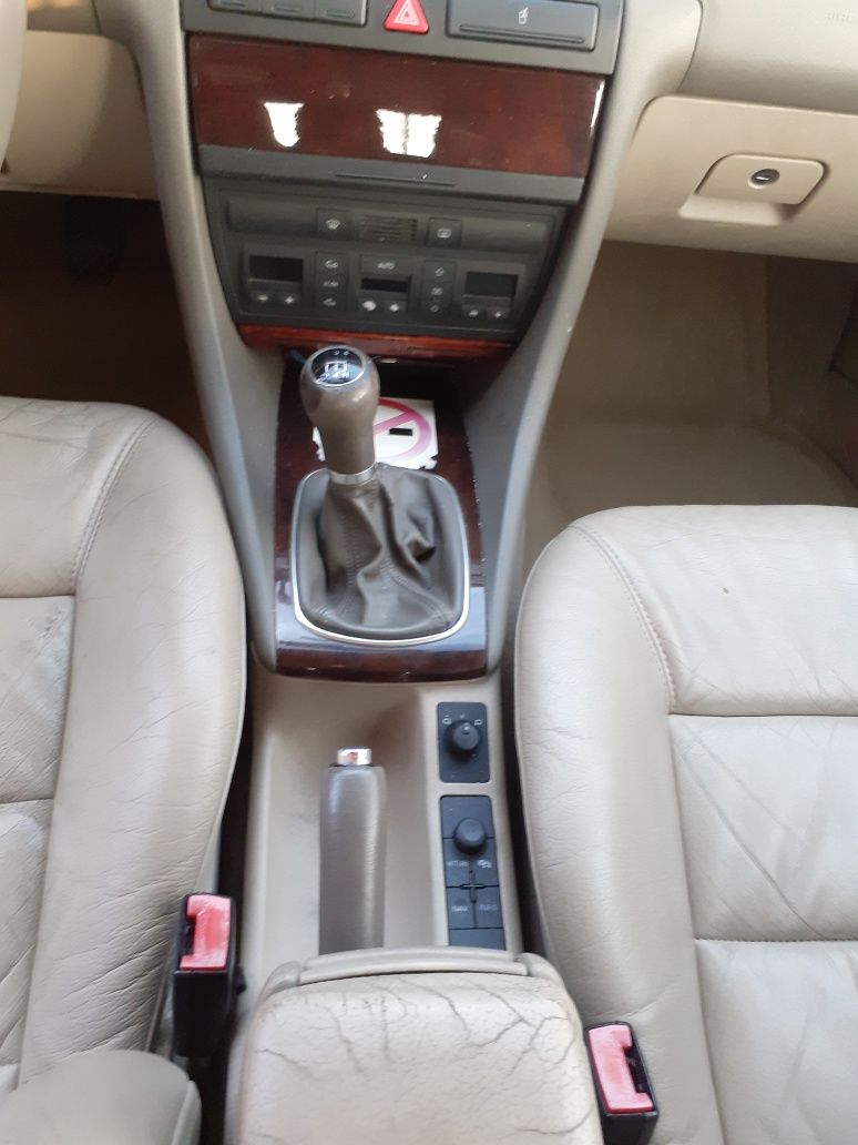 Audi A6 2003 година