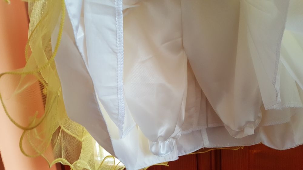 Rochița botez nouă, ivory cu galben, cu pantalonasi
