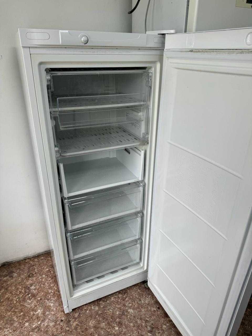 Морозильник Indesit