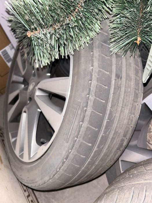 Комплект летних шин с диском.