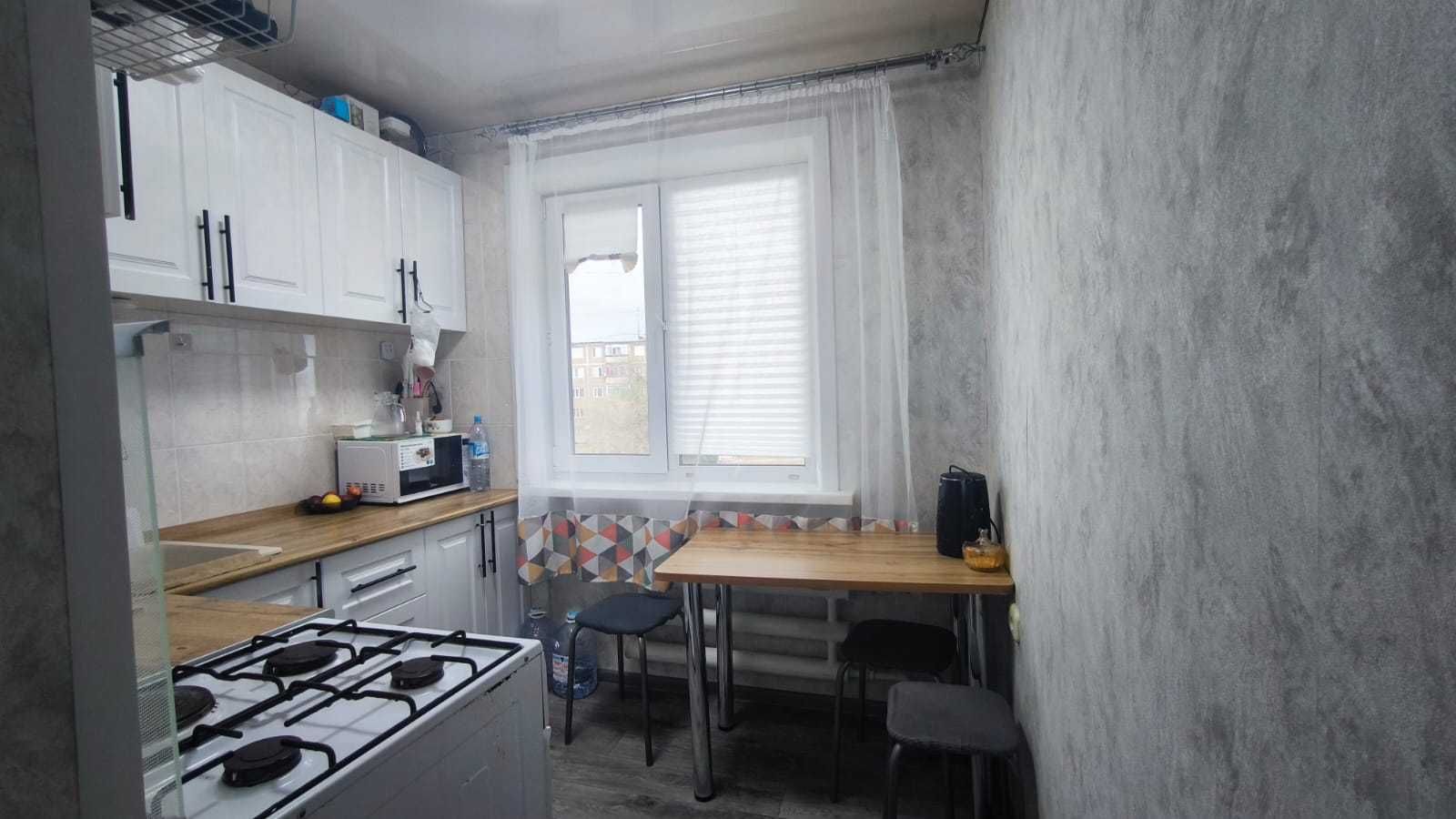 Продаю 4 комнатную квартиру по ул. Абая (3мкр)