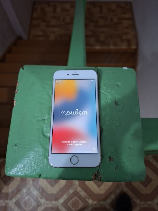 Продам айфон 6s.