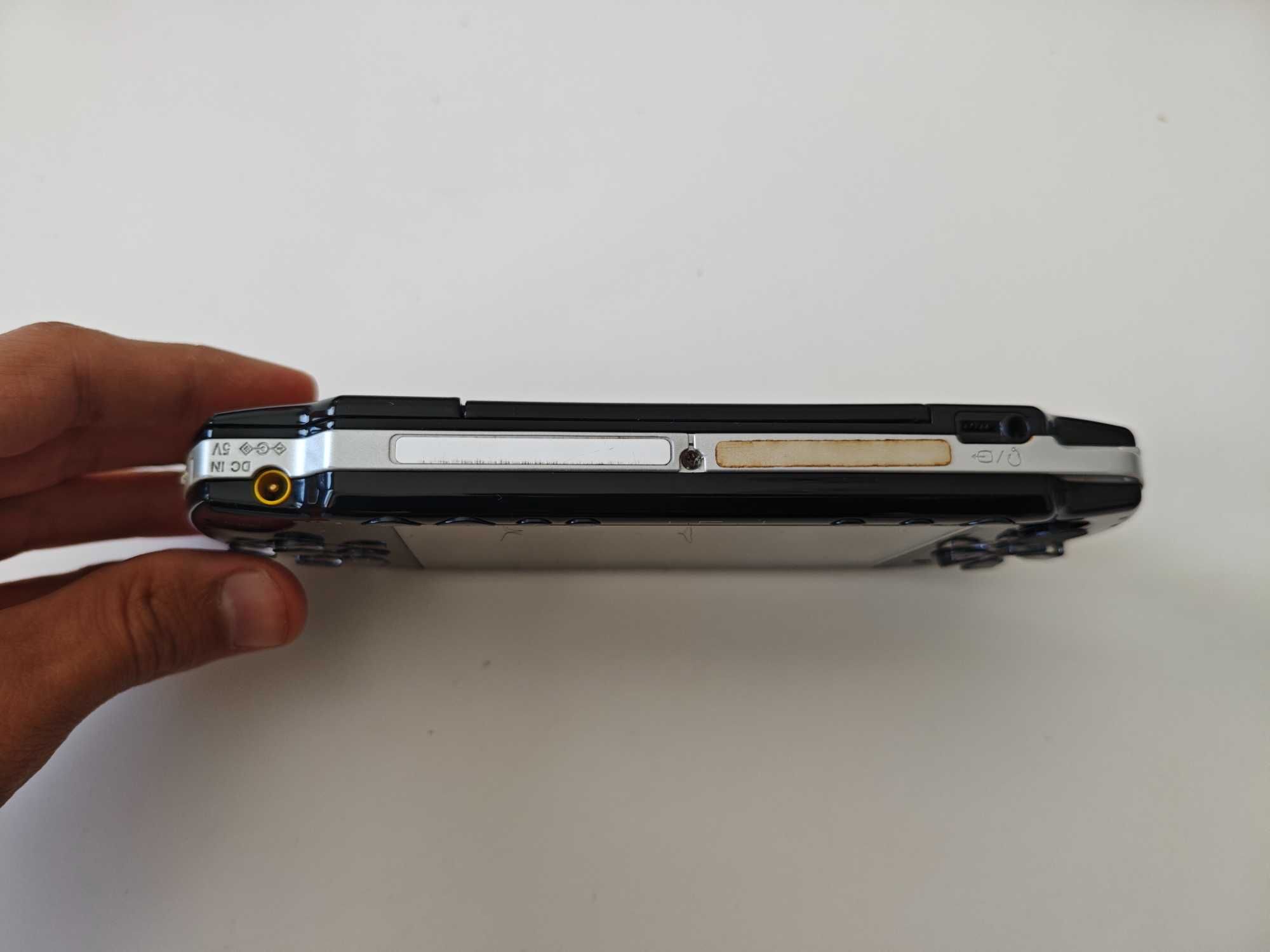Sony PSP 2000 Playstation Portable - качени много игри