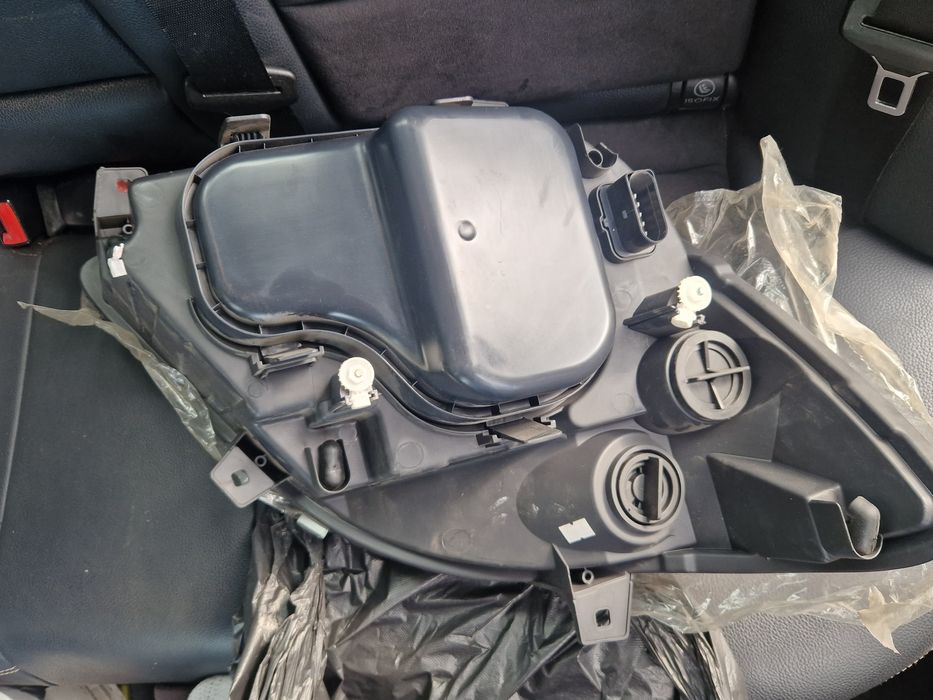 Нов ляв фар за Mercedes Sprinter W906 / Мерцедес Спринтер В906 906