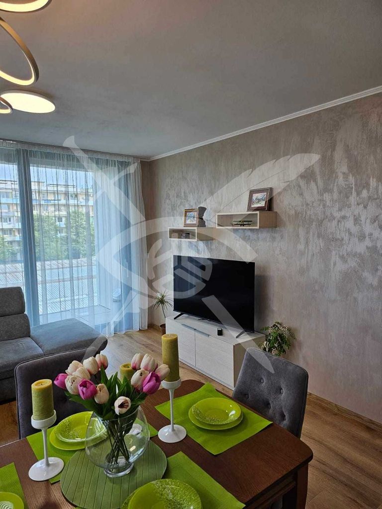 Дава се под наем Двустаен апартамент в Варна, Чайка - 65 кв.м за 900 € - Снимка #2