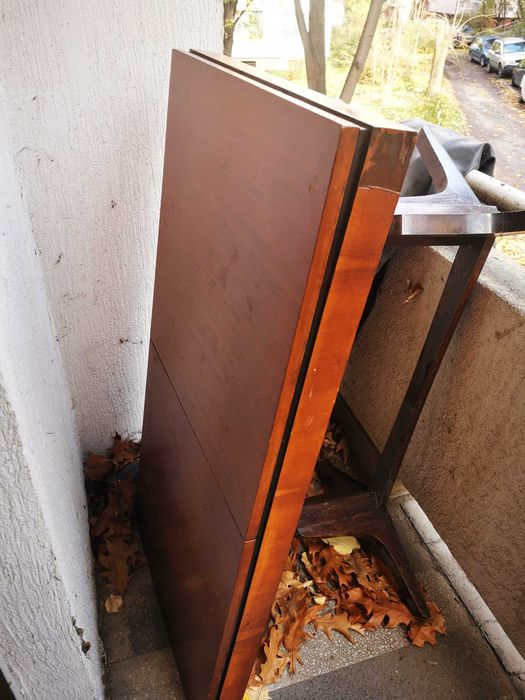 Подарявам маса за хол