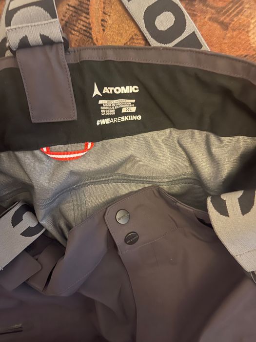 Atomic Redster  geacă  și pantaloni