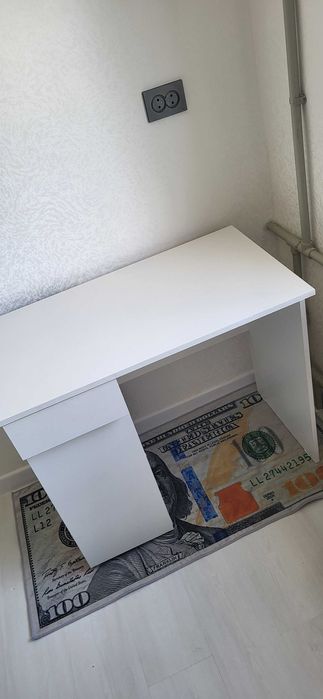 Стол для школьников белый новый