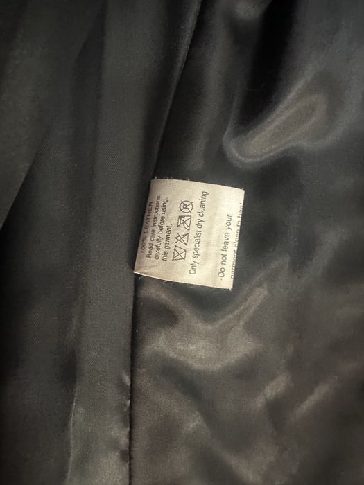 Кожено палто с кьс косьм и богата яка от сребьрна лисица