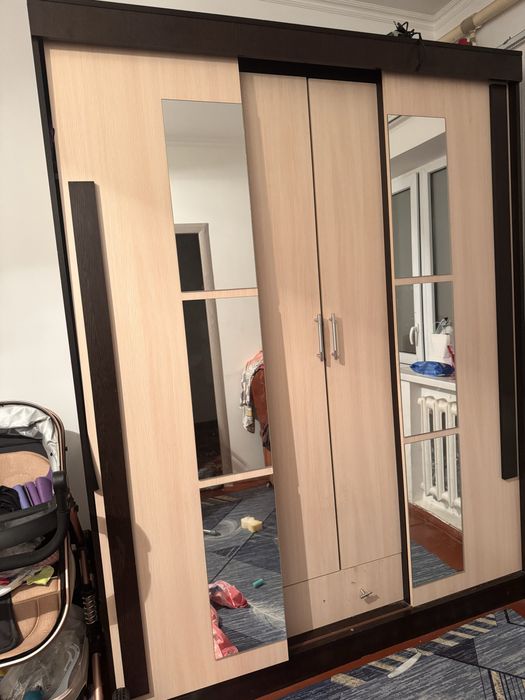 Продается шифоньер купе