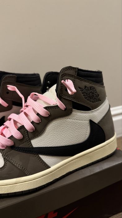 Jordan 1 Travis Scott 42