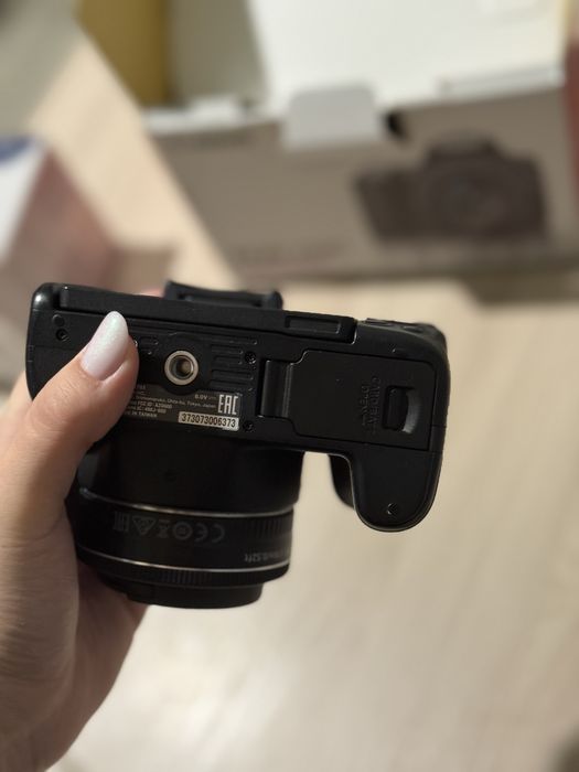 Фотоаппарат кэнон 250 д