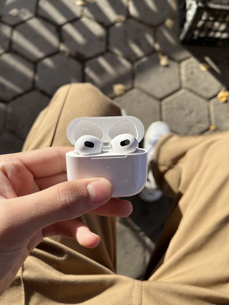 Airpods 2 Airpods 3