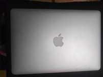 MacBook Air yaxshi holatda